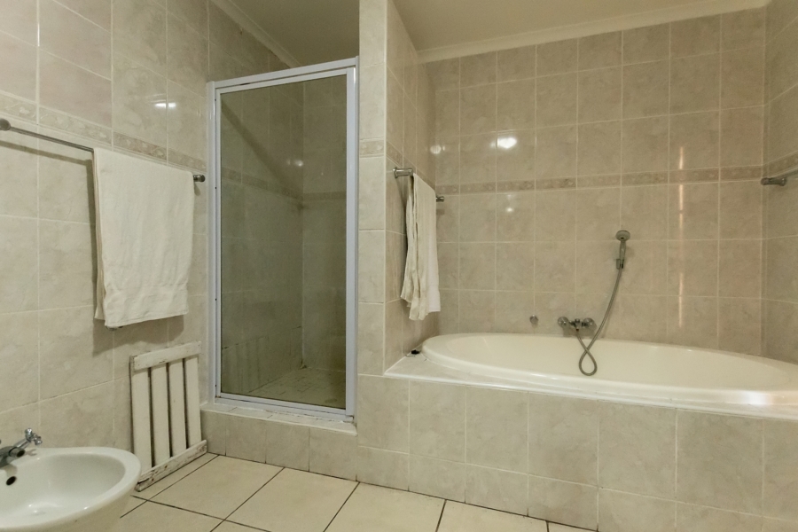8 Bedroom Property for Sale in Country Club Western Cape